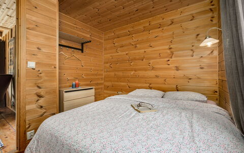 Lona: Interior Design, Flooring, Fussboden, Möbel, Schlafzimmer, Holz, Decke, Bett, Zimmer, Bettdecke