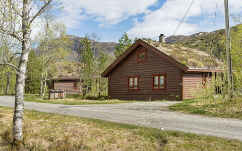 Lona: Haus, Hütte, Ländliches Gebiet, Zuhause, Dach, Landschaft, Grundstueck, Menschliche Siedlung, Steigung