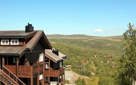 Havsdalsgrenda: Himmel, Eigentum, Gebäude, Pflanze, Fenster, Wolke, Berg, Baum, Hochland, Holz