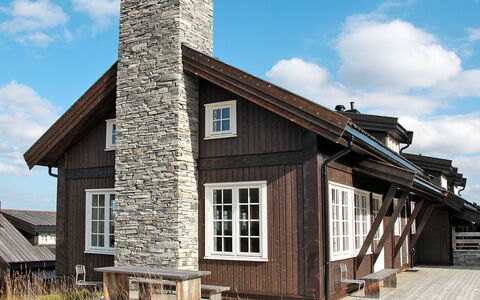 Havsdalsgrenda: Wolke, Himmel, Gebäude, Fenster, Pflanze, Holz, Haus, Hütte, Dach, Fassade