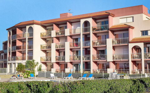 Mer et Golf: Gebäude, Haus, Wand, Fenster, Dach, Zuhause, Wohngebiet, Fassade, Strauch