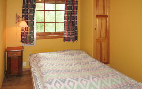 Anna: Möbel, Eigentum, Fenster, Gebäude, Komfort, Holz, Textil, Interior Design, Bett, Schatten