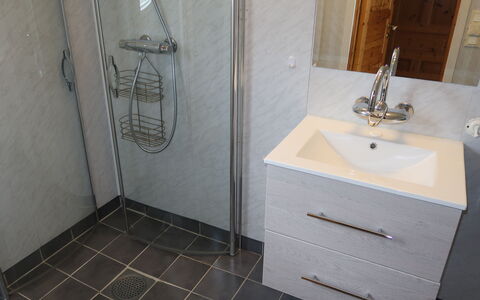 Ikjefjord: Spiegel, Zapfhahn, Armatur, Sinken, Bad Sink, Badezimmer, Die Architektur, Fussboden, Flooring