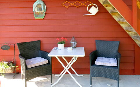 Målsnes: Möbel, Pflanze, Eigentum, Tabelle, Gebäude, Orange, Interior Design, Haus, Komfort, Wohnzimmer