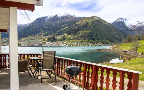 Naustvollen: Berg, Hügel, Hochland, Senke, Bergstation, Gebirge, Veranda, Eco Hotel, Resort