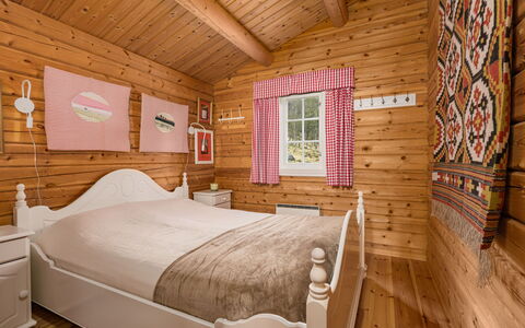 Fjellro: Holz, Möbel, Interior Design, Schlafzimmer, Zuhause, Fussboden, Flooring, Haus, Hütte, Bett