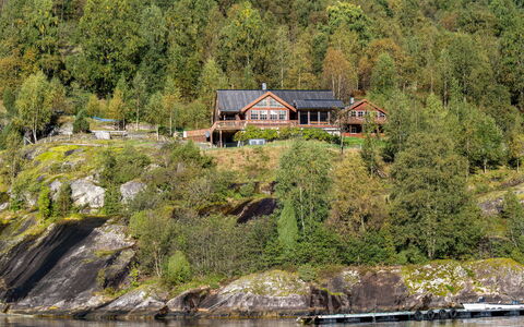 Frigg: Wasser, Wasservorräte, Pflanze, Gebäude, Natur, Natürliche Landschaft, Baum, See, Vegetation