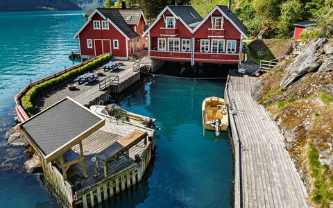 Krokeggi: Wasser, Gewässer, Boot, Wasserlauf, See, Watercraft, Touristenattraktion, Kanal, Dock, Hütte