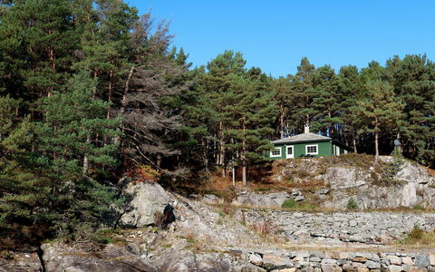 Blåsenberg: Wasser, Pflanze, Himmel, Pflanzengemeinschaft, Natürliche Landschaft, Fenster, Baum, Gebäude, Bedrock, Haus