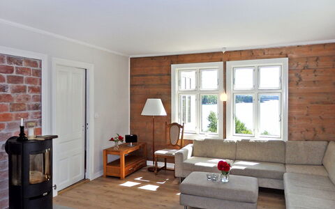 Strøneneset: Gebäude, Couch, Möbel, Eigentum, Tabelle, Pflanze, Komfort, Holz, Zimmerpflanze, Haus