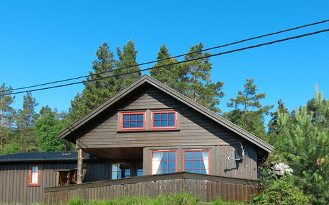 Koven: Himmel, Pflanze, Fenster, Gebäude, Haus, Baum, Holz, Wohngebiet, Ländliches Gebiet, Steigung