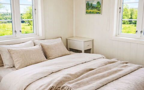 Der Ute: Schlafzimmer, Bett, Bedding, Bettdecke, Möbel, Linens, Holz, Textil, Interior Design, Fussboden