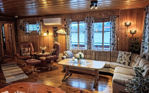 Midtholmen: Möbel, Holz, Interior Design, Decke, Wohnzimmer, Zuhause, Couch, Zimmer, Beleuchtung, Light Fixture