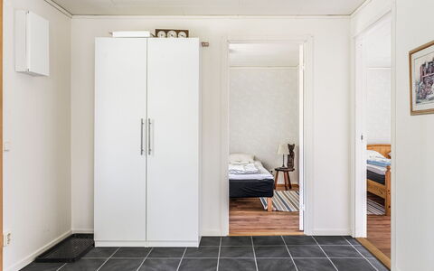 Gaslunda: Holz, Tür, Bilderrahmen, Interior Design, Flooring, Gebäude, Fussboden, Hartholz