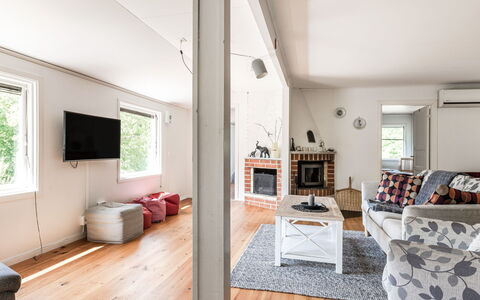 Erikstorp Villan: Bilderrahmen, Fenster, Holz, Komfort, Interior Design, Flooring, Fussboden, Gebäude, Haus, Hartholz
