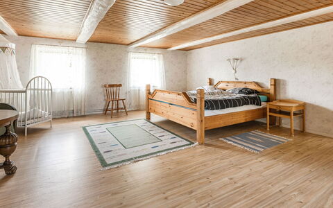 Gåragöl: Gebäude, Möbel, Fenster, Komfort, Haus, Holz, Interior Design, Tabelle, Wohnzimmer, Flooring