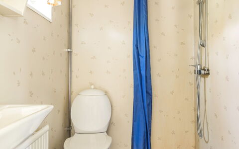 Lidelund: Toilleten Sitz, Armatur, Toilette, Badezimmer, Interior Design, Holz, Linie, Installation, Fussboden