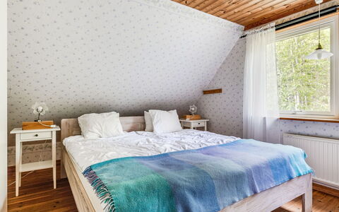 Bofall: Möbel, Eigentum, Komfort, Grün, Fenster, Gebäude, Azurblau, Holz, Bettrahmen, Textil