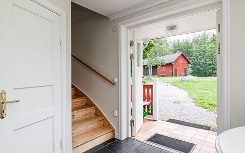 Klinten Totebo: Eigentum, Fenster, Pflanze, Tür, Gebäude, Holz, Interior Design, Fussboden, Flooring