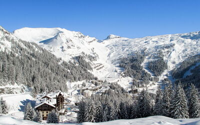 Cgh Résidence & Spa le Centaure 628.2: Himmel, Schnee, Berg, Steigung, Natürliche Landschaft, Hochland, Erholung Im Freien, Baum, Eiskappe, Einfrieren