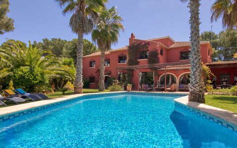 Villa Adelfa: Schwimmbad, Eigentum, Resort, Gebäude, Grundeigentum, Urlaub, Haus, Estate, Hazienda, Villa