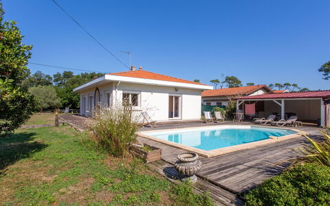 Ile de France: Pflanze, Himmel, Gebäude, Wasser, Fenster, Schwimmbad, Baum, Haus, Grundstueck, Schatten