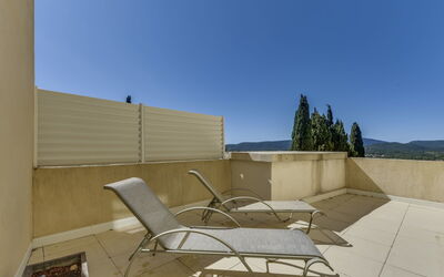 Grimaud 202: Eigentum, Die Architektur, Himmel, Dach, Haus, Daytime, Wohngebiet, Grundeigentum, Zuhause, Design