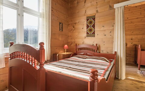 Elvehuset: Möbel, Schlafzimmer, Bett, Interior Design, Holz, Flooring, Fussboden, Zimmer, Bettdecke, Bedding