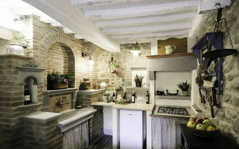 Casa Caterina: Zimmer, Eigentum, Interior Design, Gebäude, Decke, Möbel, Haus, Die Architektur, Fussboden, Küche