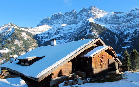 Champery 602: Schnee, Berg, Himmel, Gebäude, Natur, Haus, Steigung, Natürliche Landschaft, Baum, Einfrieren