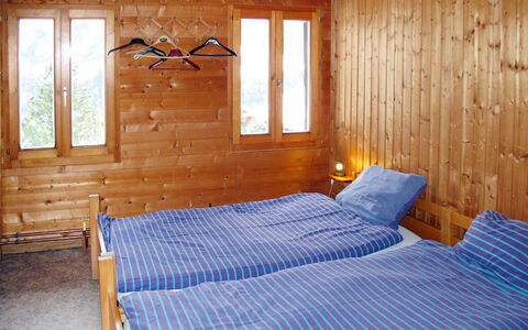 Champery 602: Gebäude, Fenster, Eigentum, Möbel, Holz, Komfort, Haus, Beleuchtung, Fussboden, Schatten