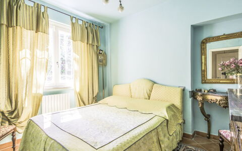 La Casa Vivente: Schlafzimmer, Zimmer, Möbel, Bett, Eigentum, Bettdecke, Interior Design, Bettrahmen, Grün, Bedding