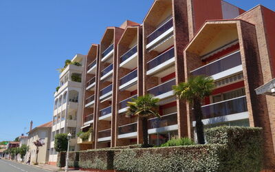 Arcachon 592: Gebäude, Wohngebiet, Eigentum, Nachbarschaft, Mischnutzung, Wohnung, Die Architektur, Eigentumswohnung, Grundeigentum, Metropolitan Area