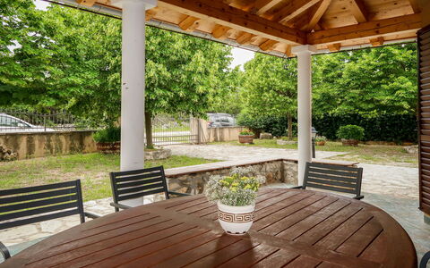 Ana: Holz, Möbel, Gartenmöbel, Tabelle, Decke, Schatten, Veranda, Stuhl, Pavillon, Säule