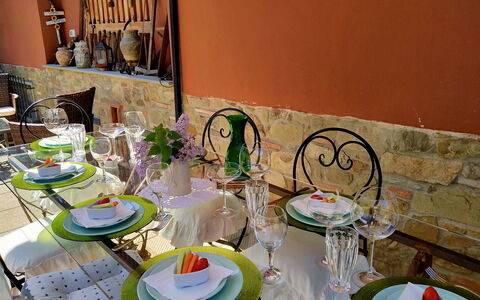 Villa Fusai: Zimmer, Tabelle, Porzellan, Geschirr, Mahlzeit, Dishware, Servierware, Möbel, Tischdecke, Interior Design