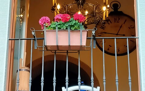 Villa Fusai: Beleuchtung, Balkon, Zimmer, Die Architektur, Fenster, Zuhause, Tabelle, Möbel, Haus, Gebäude