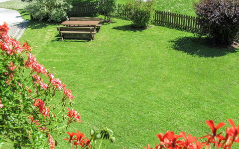 Radstadt 200: Rasen, Garten, Gras, Garten, Natürliche Landschaft, Blume, Pflanze, Landscaping, Landschaft, Hinterhof