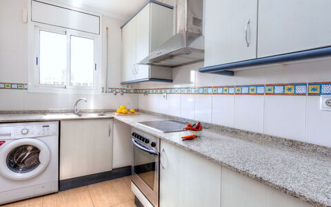 Villa Aragon: Wohnung, Balkon, Eigentumswohnung, Zaun, Gartenmöbel