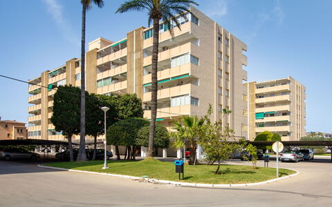 Jávea 179: Himmel, Pflanze, Gebäude, Wolke, Eigentum, Fenster, Strassenlicht, Baum, Urban Design, Eigentumswohnung