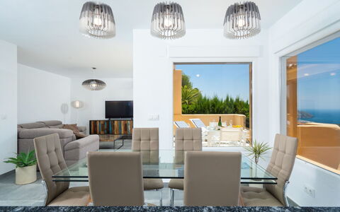 Miramar: Zimmer, Wohnzimmer, Eigentum, Möbel, Interior Design, Decke, Gebäude, Esszimmer, Haus, Tabelle