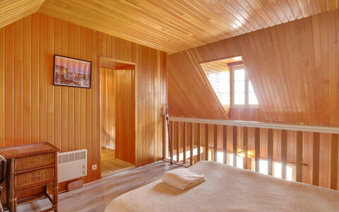 Océan: Gebäude, Möbel, Eigentum, Fenster, Komfort, Holz, Haus, Interior Design, Holzbeize, Flooring