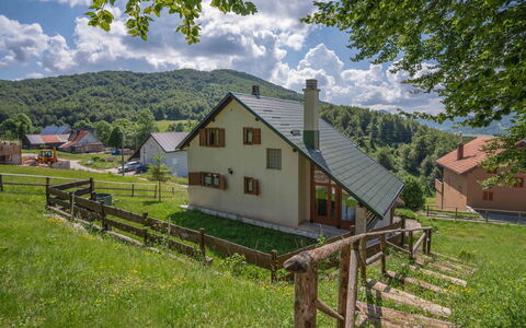 Lady Lavender: Eigentum, Haus, Ländliches Gebiet, Gras, Bauernhof, Zuhause, Hütte, Grundstueck, Grundeigentum, Bauernhaus