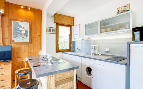 Le Sarto: Eigentum, Zimmer, Möbel, Küche, Countertop, Gebäude, Cabinetry, Interior Design, Haus, Grundeigentum