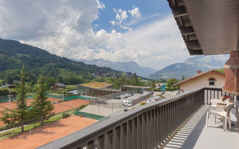 Le Sarto: Himmel, Eigentum, Die Architektur, \Stadt, Gebäude, Berg, Grundeigentum, Balkon, Haus, Wolke