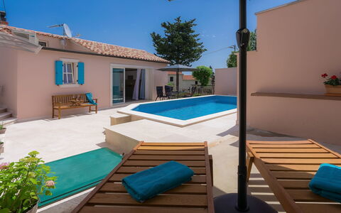 Mala Mare: Eigentum, Gebäude, Haus, Schwimmbad, Grundeigentum, Türkis, Urlaub, Zimmer, Villa, Wohnung