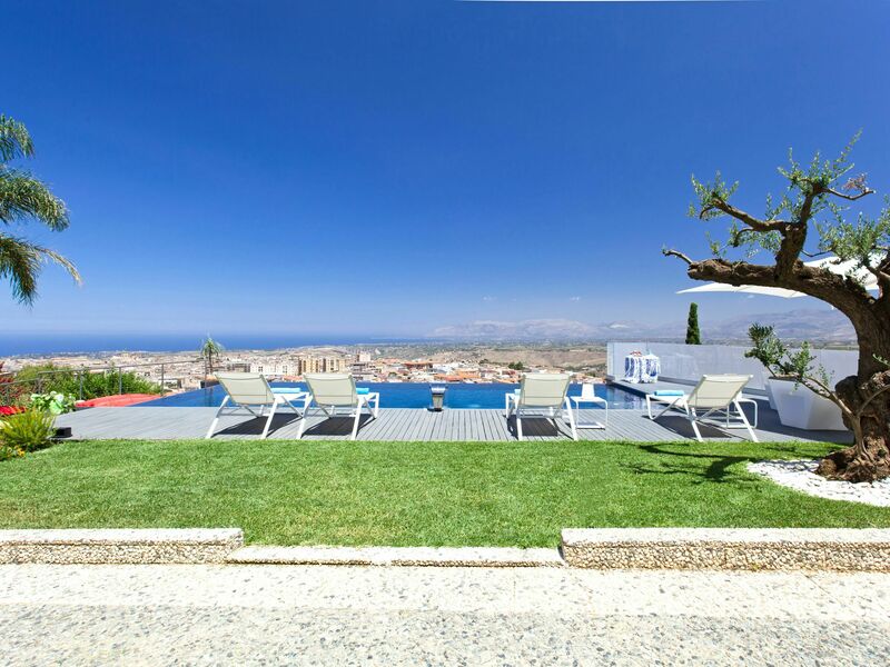 Villa Night And Day