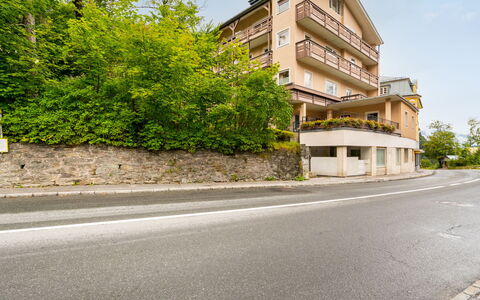 Bad Gastein 125: Wohngebiet, \Stadt, Wohnung, Zuhause, Menschliche Siedlung, Vorort, Balkon, Eigentumswohnung, Hotel