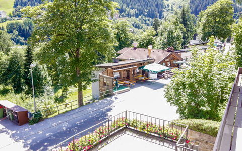 Bad Gastein 125: Daytime, Gebäude, Pflanze, Berg, Natur, Baum, Fenster, Urban Design, Biome, Haus