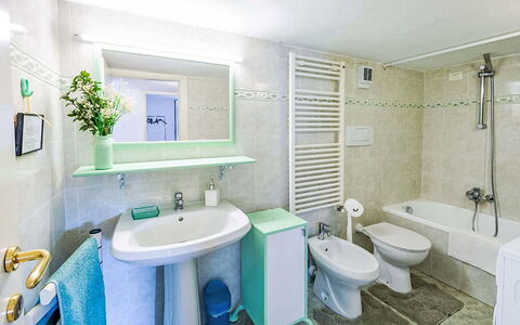 Villa Lamarmora: Flooring, Interior Design, Fussboden, Armatur, Badezimmer, Zimmer, Installation, Decke, Zapfhahn, Sinken