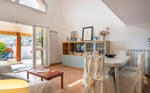 Villa Lamarmora: Zimmer, Eigentum, Gebäude, Interior Design, Möbel, Decke, Fussboden, Haus, Tabelle, Grundeigentum